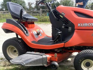 2006 Kubota T1570 Tracteur à pelouse — photo 2