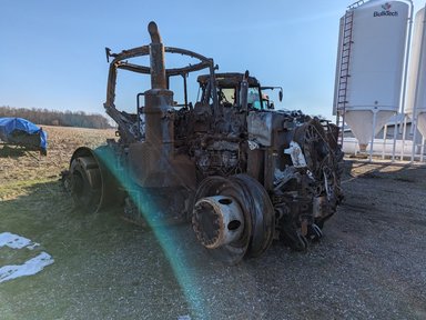 2017 Challenger 1038 Tracteur — photo 2
