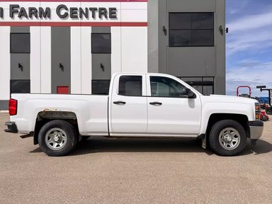 2015 Chevrolet SILVERADO 1500 Camion - pickup — photo 2