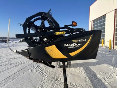 2019 MacDon FD140 — photo 2
