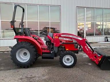 2022 Massey Ferguson 1840 E Tracteur — photo 2
