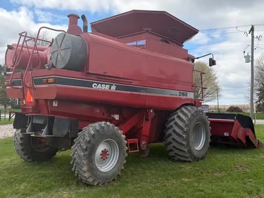 1996 Case IH 2166 Batteuse — photo 2
