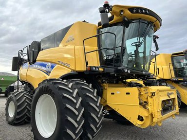 2023 New Holland CR9.90Z Batteuse — photo 2