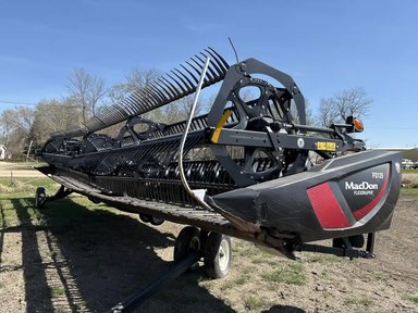 2019 MacDon FD135 — photo 2