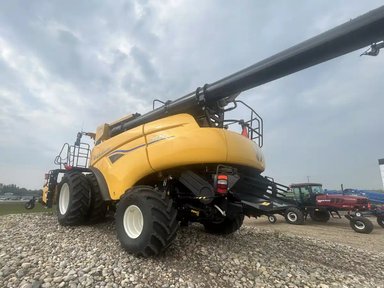 2025 New Holland CR9.90Z Batteuse — photo 2