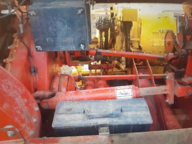 2002 New Holland FP230 Fourragère — photo 2