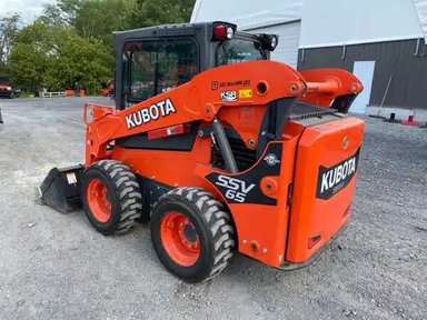 2018 Kubota SSV65P chargeuse à direction à glissement — photo 2