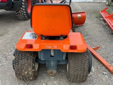 1985 Kubota G3200 Tracteur à pelouse — photo 2
