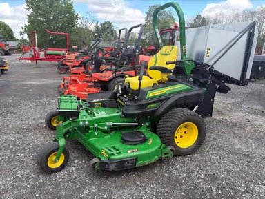 2023 John Deere Z950R Tondeuse à rayon de braquage zéro — photo 2