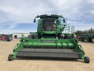 2017 John Deere S680 Batteuse — photo 2