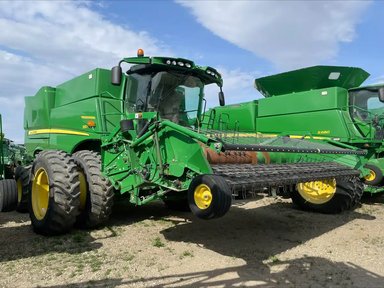 2014 John Deere S670 Batteuse — photo 2