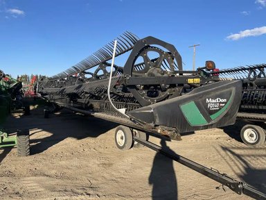 2017 MacDon FD140 — photo 2