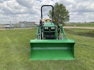 2022 John Deere 2025R Tracteur — photo 2