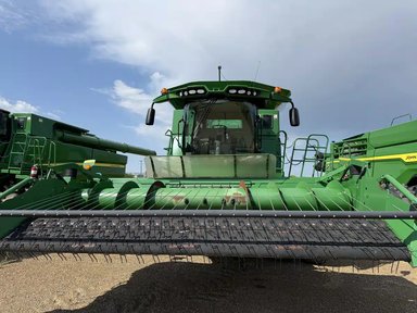 2013 John Deere S690 Batteuse — photo 2