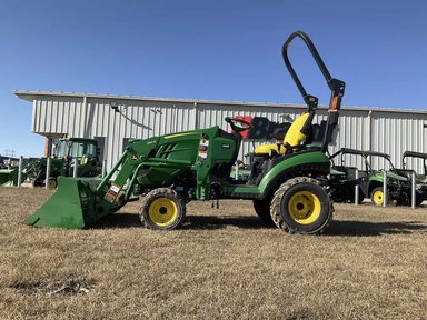 2018 John Deere 1025R Tracteur — photo 2