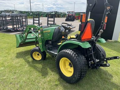 2014 John Deere 2025R Tracteur — photo 2