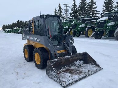 2023 John Deere 324G chargeuse à direction à glissement — photo 2