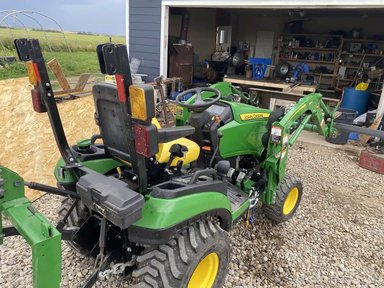 2023 John Deere 1025R Tracteur — photo 2