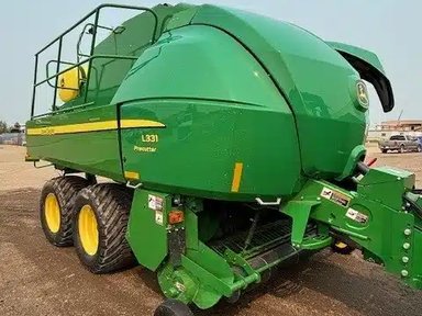 2018 John Deere L331 Presse à Balle Carrée/Large — photo 2