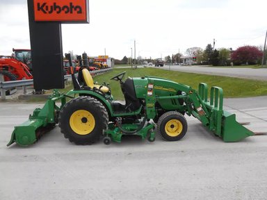2011 John Deere 2520 Tracteur — photo 2