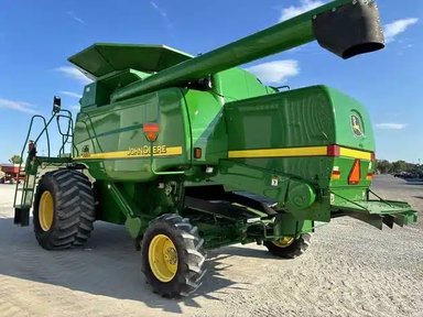 2003 John Deere 9550 Batteuse — photo 2