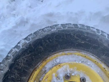 Snow Hawk 215/85R16 skid steer winter tires Pneus et roues — photo 2