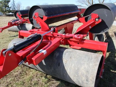 2024 Tulip LR900 Rouleau à Terre — photo 2
