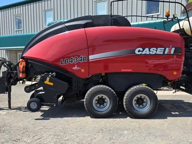 2013 Case IH LB434R Presse à Balle Carrée/Large — photo 2