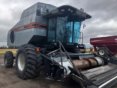 1995 Gleaner R72 Batteuse — photo 2