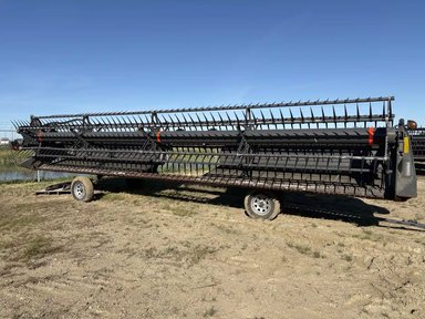 2019 Massey Ferguson 5400 Nez - Toile/Tapis — photo 2