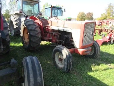 1970 International Harvester 724 Tracteur — photo 2