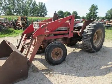 International Harvester 684 Tracteur — photo 2