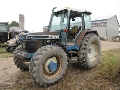 1993 Ford 7740 Tracteur — photo 2