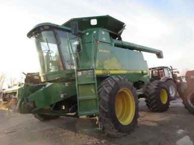 1998 John Deere 9610 Batteuse — photo 2