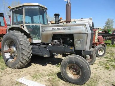 1977 White 2-135 Tracteur — photo 2