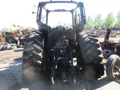 2010 Case IH MAXXUM 125 Tracteur — photo 2