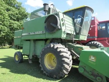 1980 John Deere 6620 TURBO Batteuse — photo 2