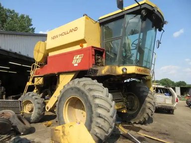 1991 New Holland TR86 Batteuse — photo 2