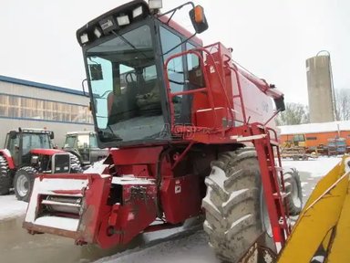 1987 Case IH 1660 Batteuse — photo 2