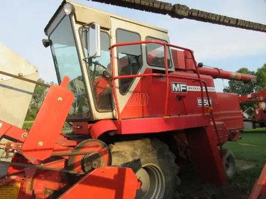 1980 Massey Ferguson 550 Batteuse — photo 2