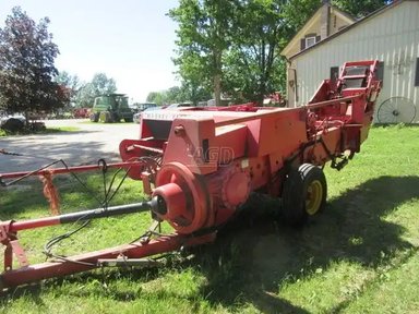 Massey Ferguson 124 presse à balle carrée - petite — photo 2