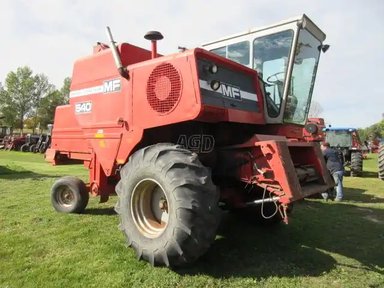 1980 Massey Ferguson 540 Batteuse — photo 2