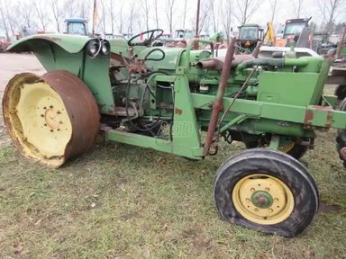 1966 John Deere 710 Tracteur — photo 2
