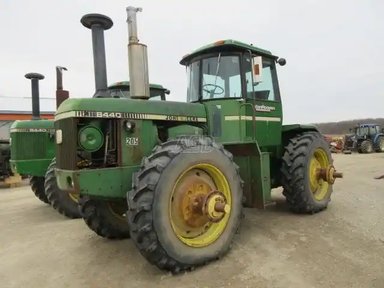 1980 John Deere 8440 Tracteur — photo 2