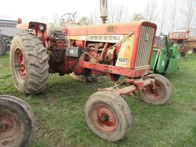 1967 International Harvester 706 Tracteur — photo 2