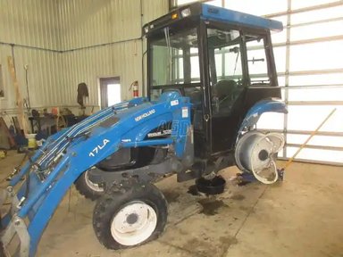 2002 New Holland TC35D Tracteur — photo 2