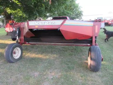 MacDon 4000 Faucheuse-conditionneuse — photo 2