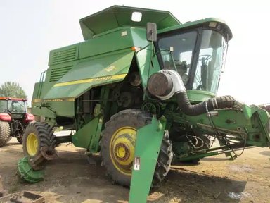 1997 John Deere 9500 Batteuse — photo 2