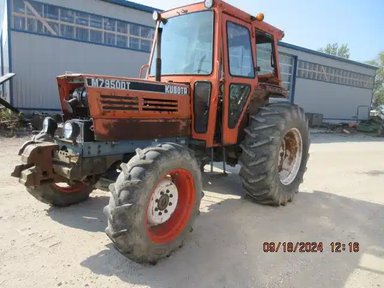 1982 Kubota M7950DT Tracteur — photo 2
