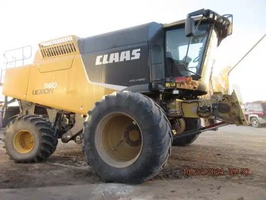 CLAAS LEXION 740 Batteuse — photo 2